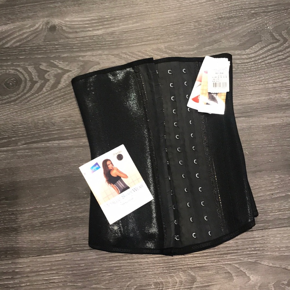 Brand new with tags. Ann cherry waist trainer XS